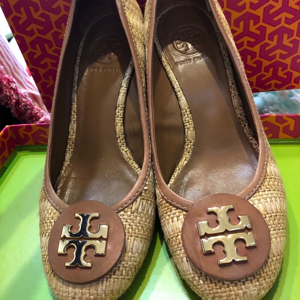 Tory Burch Sally Raffia Straw Wedge Pump